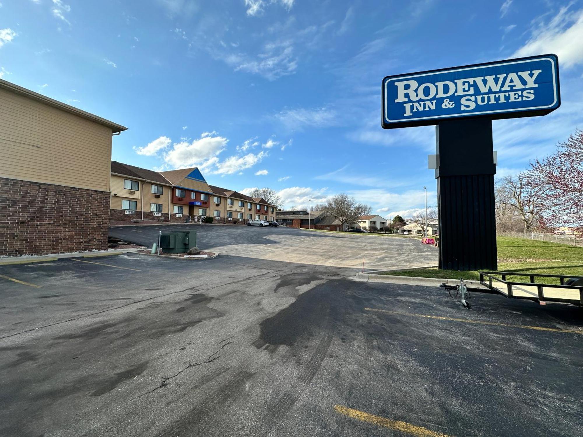 Rodeway & East Hotel Madison